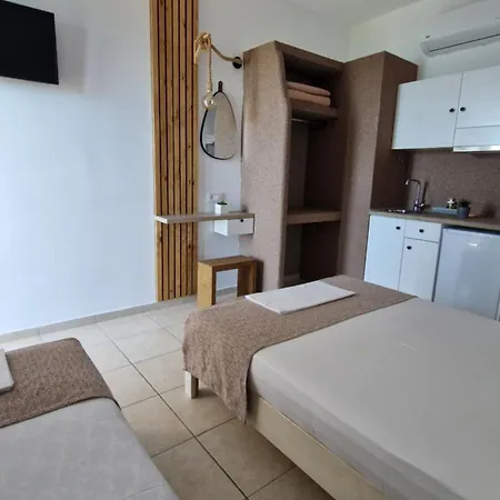 Aparthotel Edelweiss Tsoútsouros